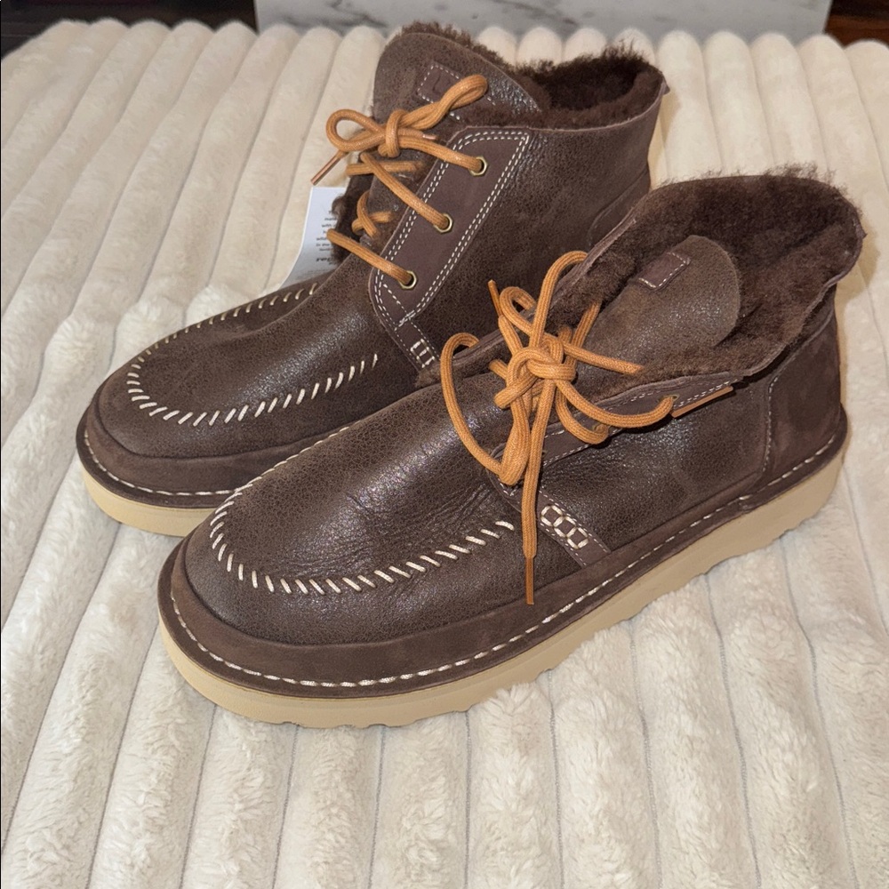 UGG Regenerate Brown Suede Boots with Tan Laces men’s size 12/13